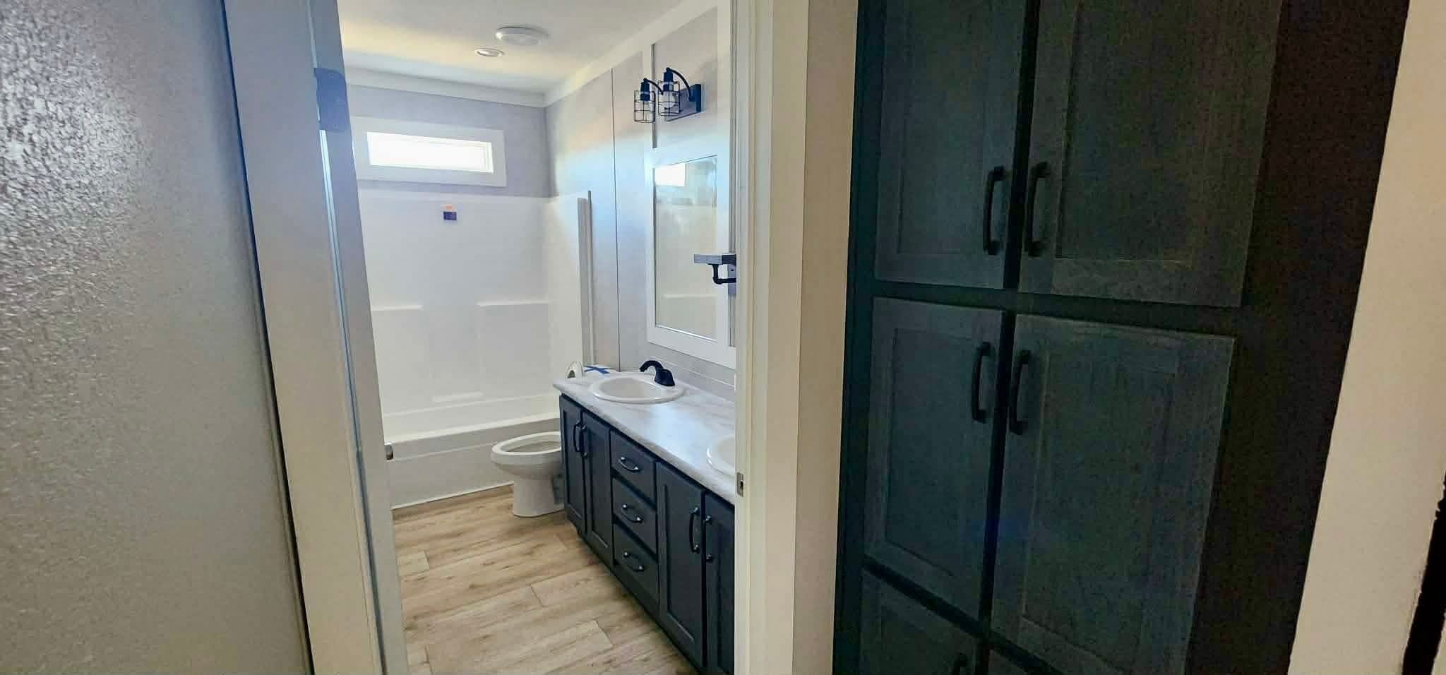 The shyanne  home features