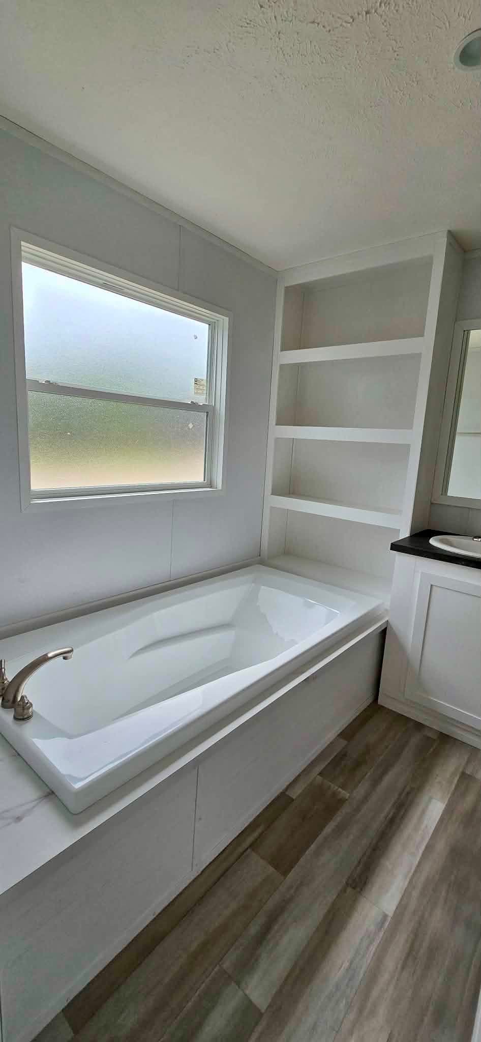 The kyle (hot deal)  home features