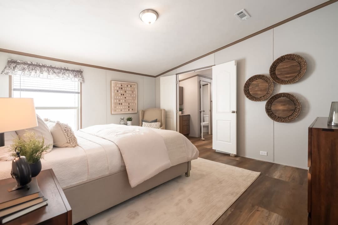 Heritage h-3264-32ap bedroom home features