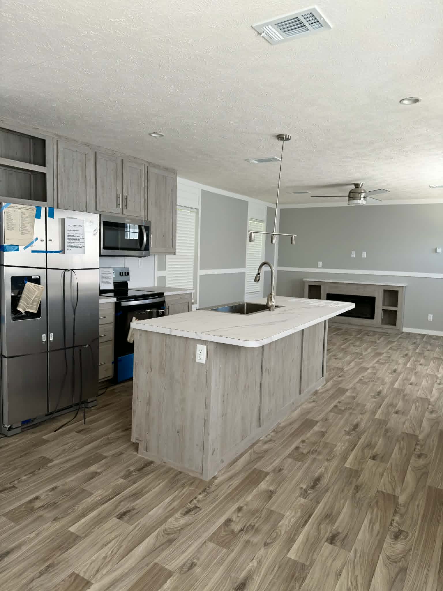 The comal kitchen home features