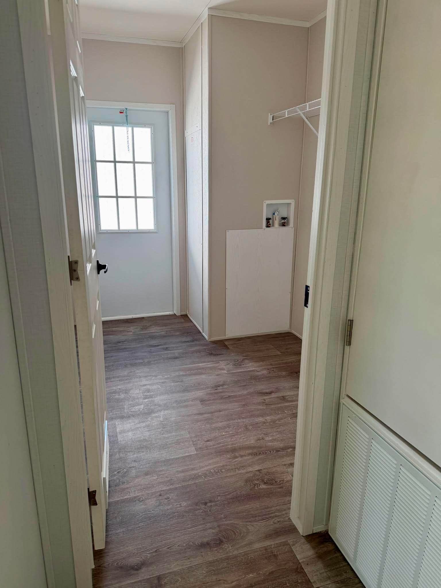 The jolene  home features