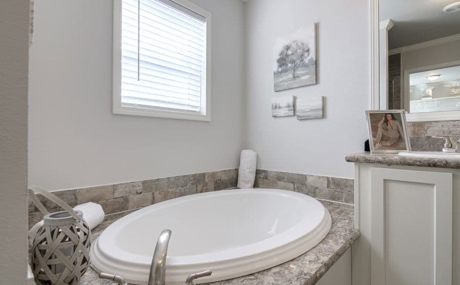 Boerne 5067 bathroom home features