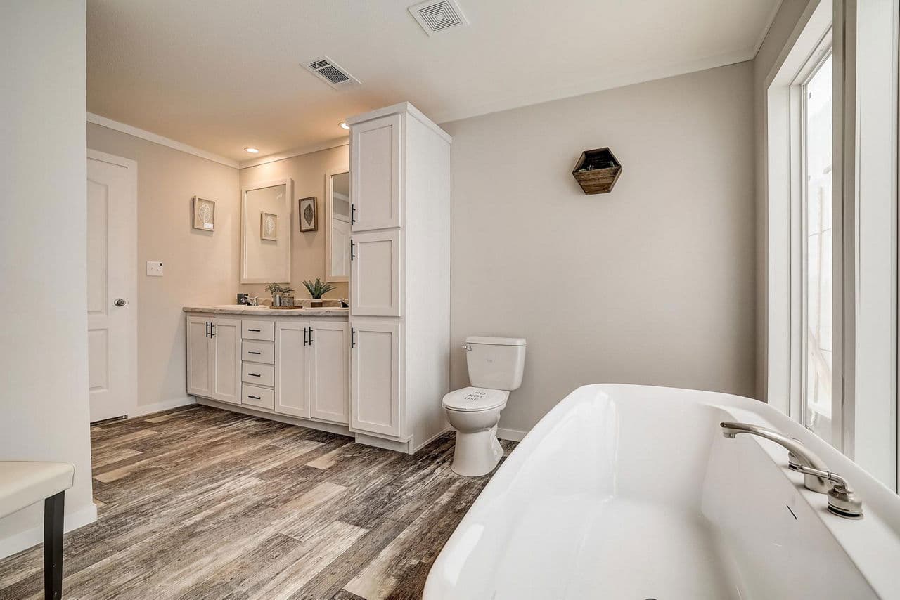 The desire bathroom home features