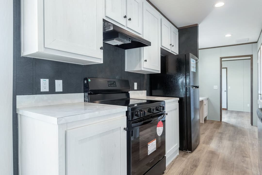 Select 16602s kitchen home features