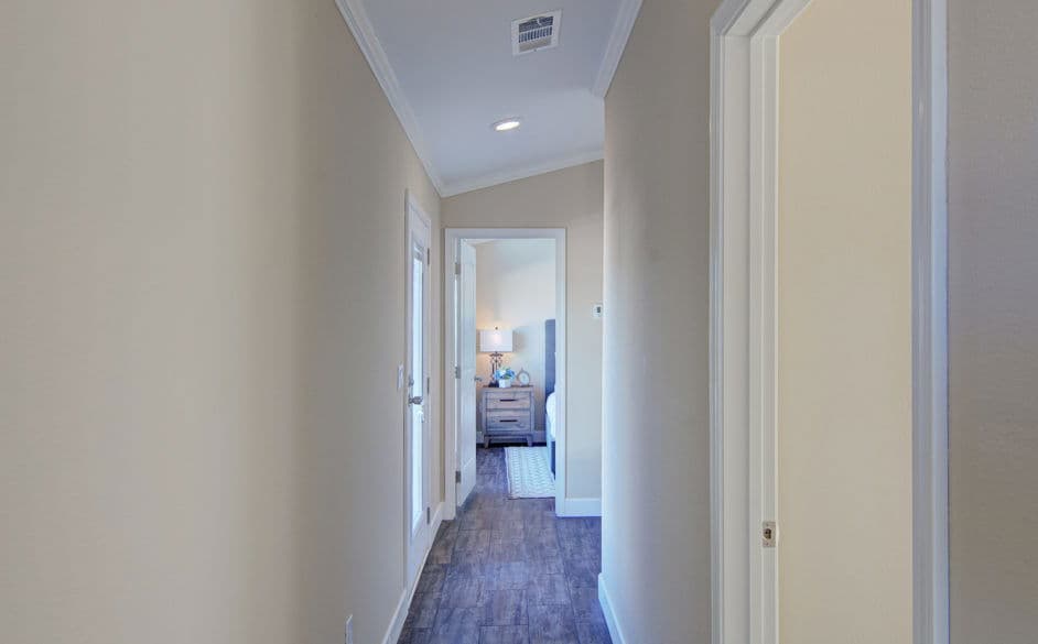 Eagle j60ep8 interior home features