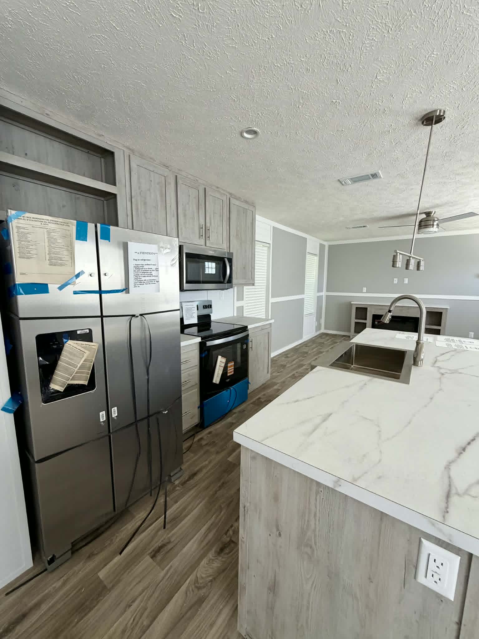 The comal kitchen home features