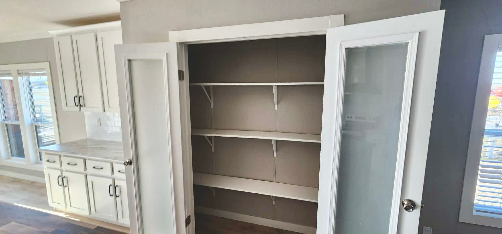 The shyanne  home features