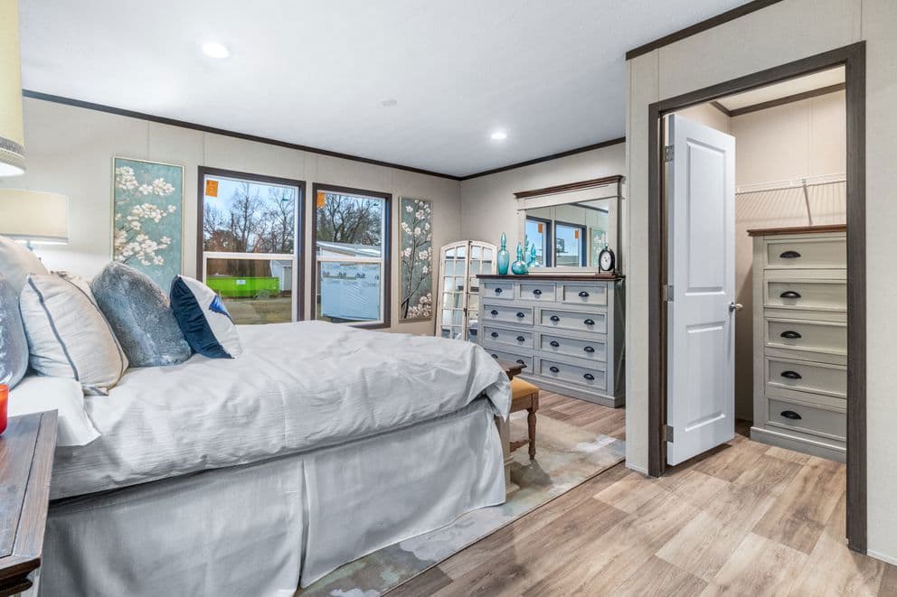 Discover bedroom home features