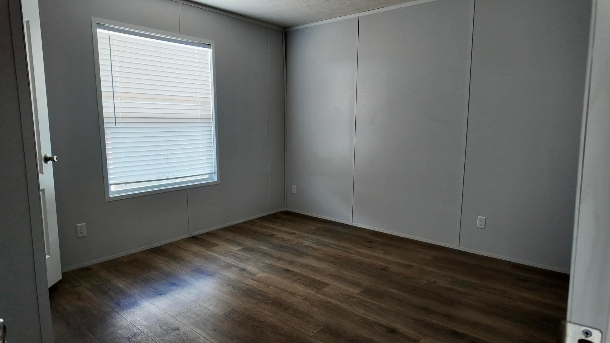 The shamrock (hot deal)  home features