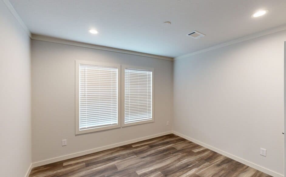 Nordic 6364 bedroom home features