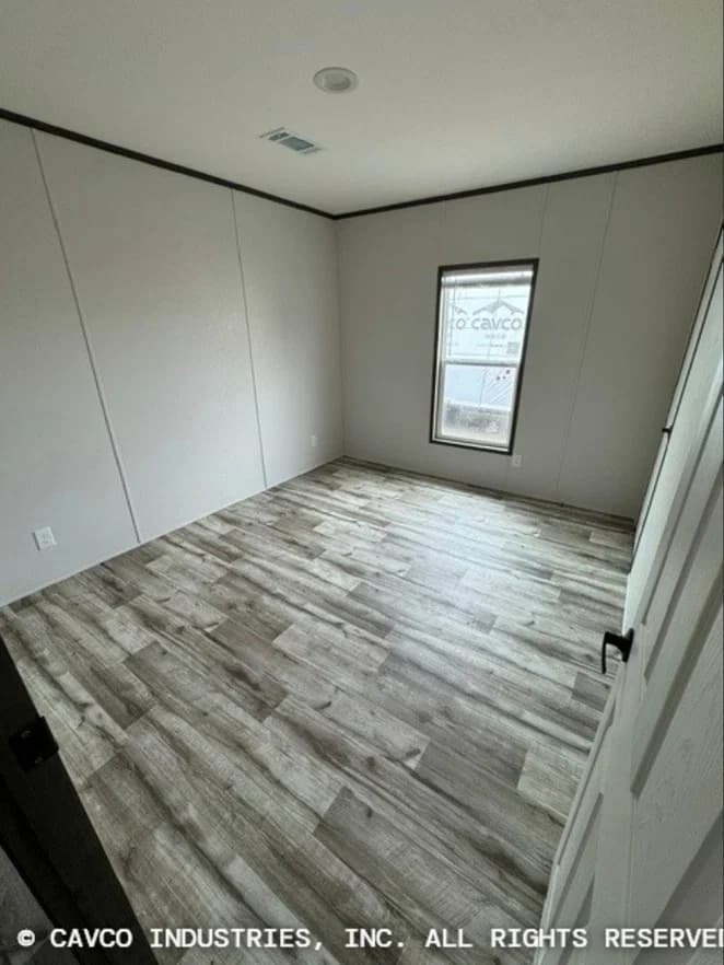 Landmark 16763b bedroom home features