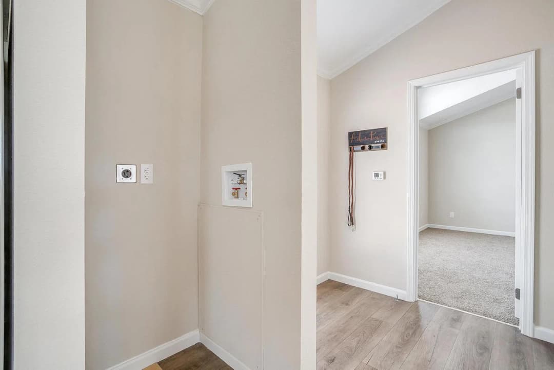 Innovation in1856h11024 interior home features