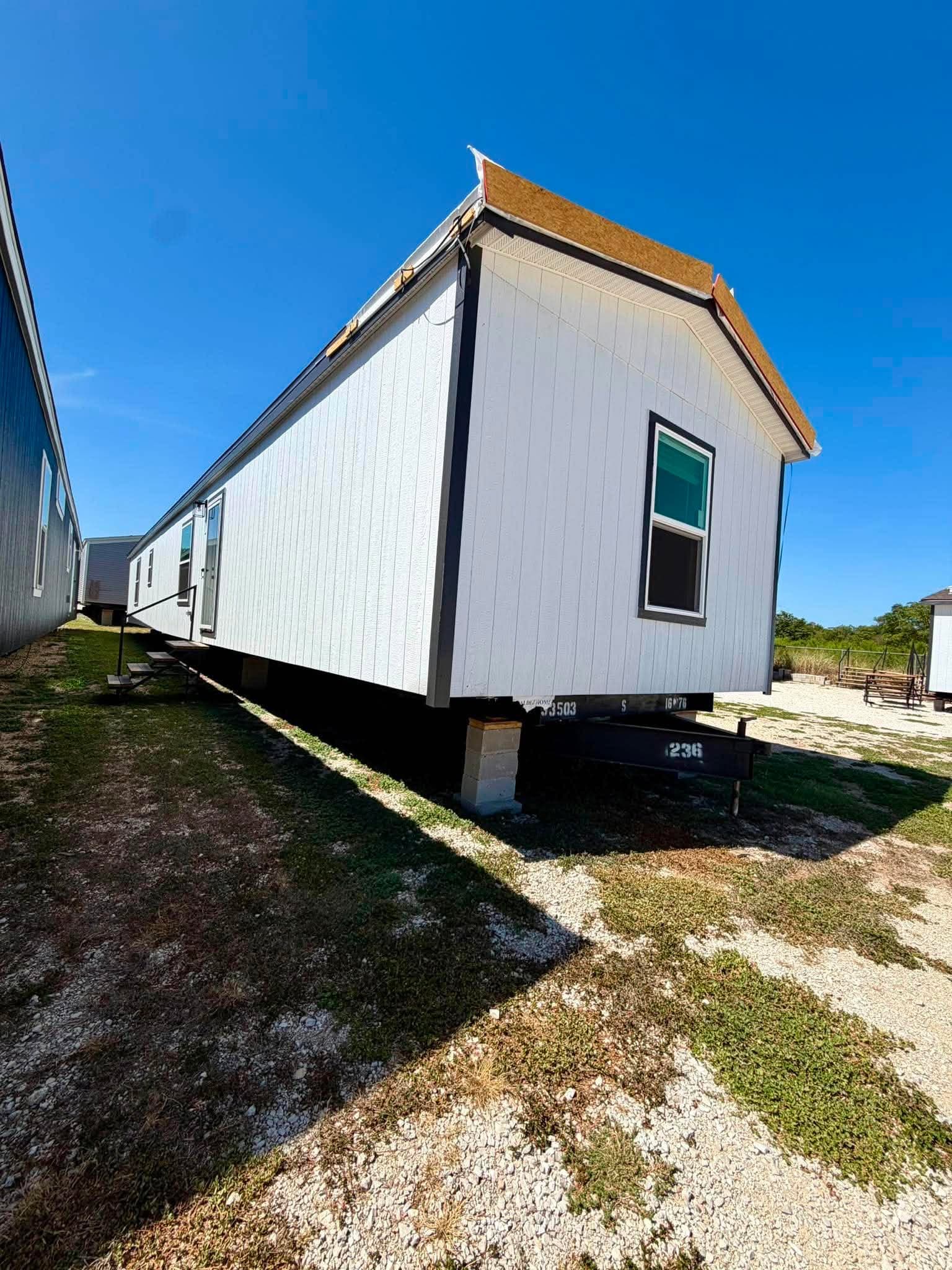 The country hide away hero home features