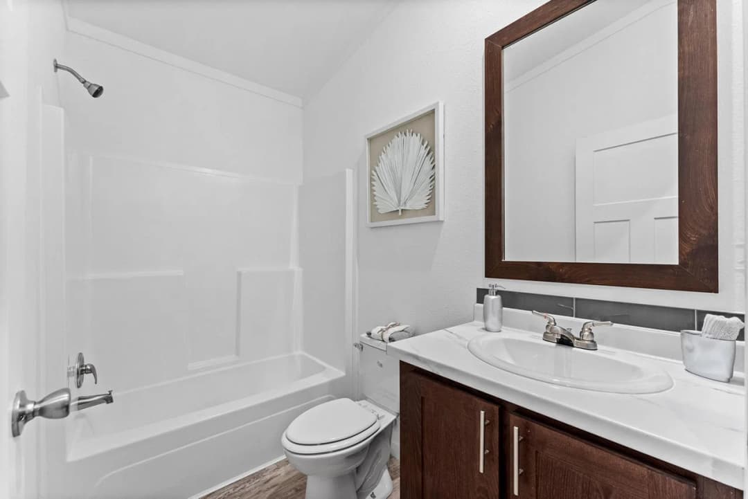 Innovation in1668h22126 bathroom home features