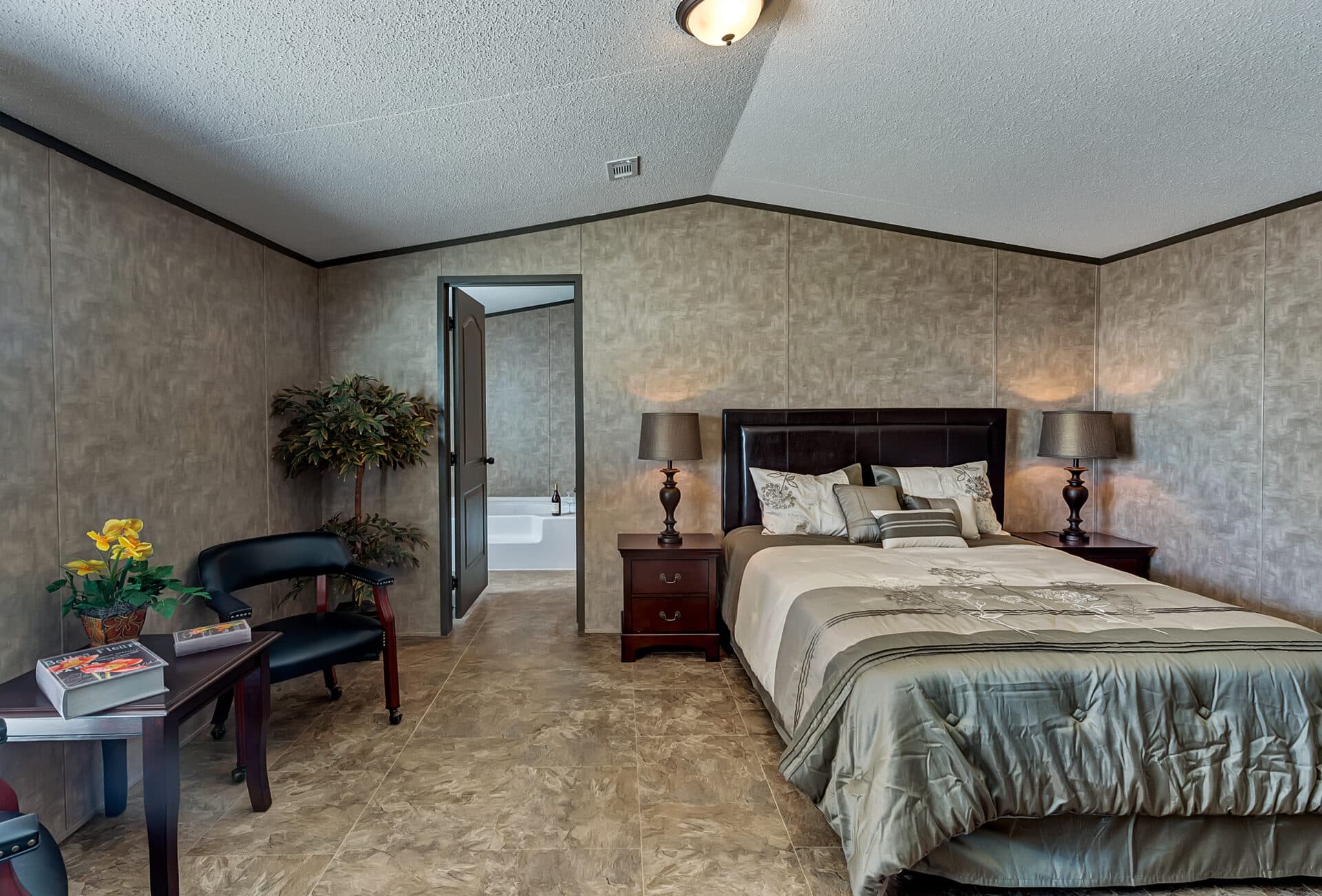 Classic c-1680-32b bedroom home features