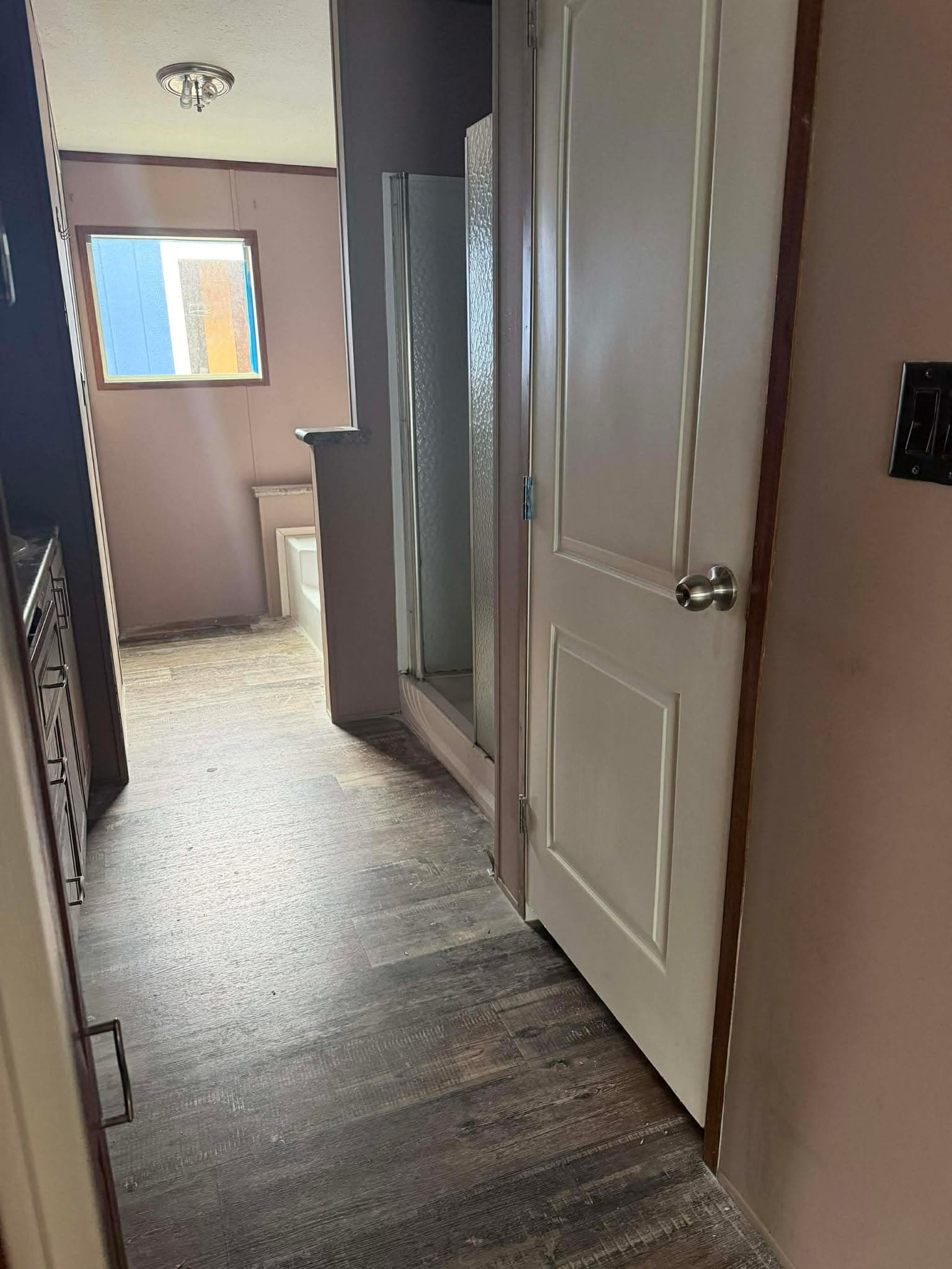 The utah refurbished 4 bedroom (hot deal)  home features