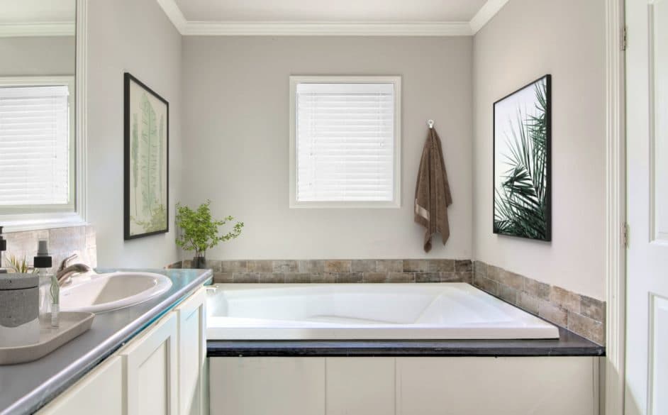 Javelin j78l bathroom home features