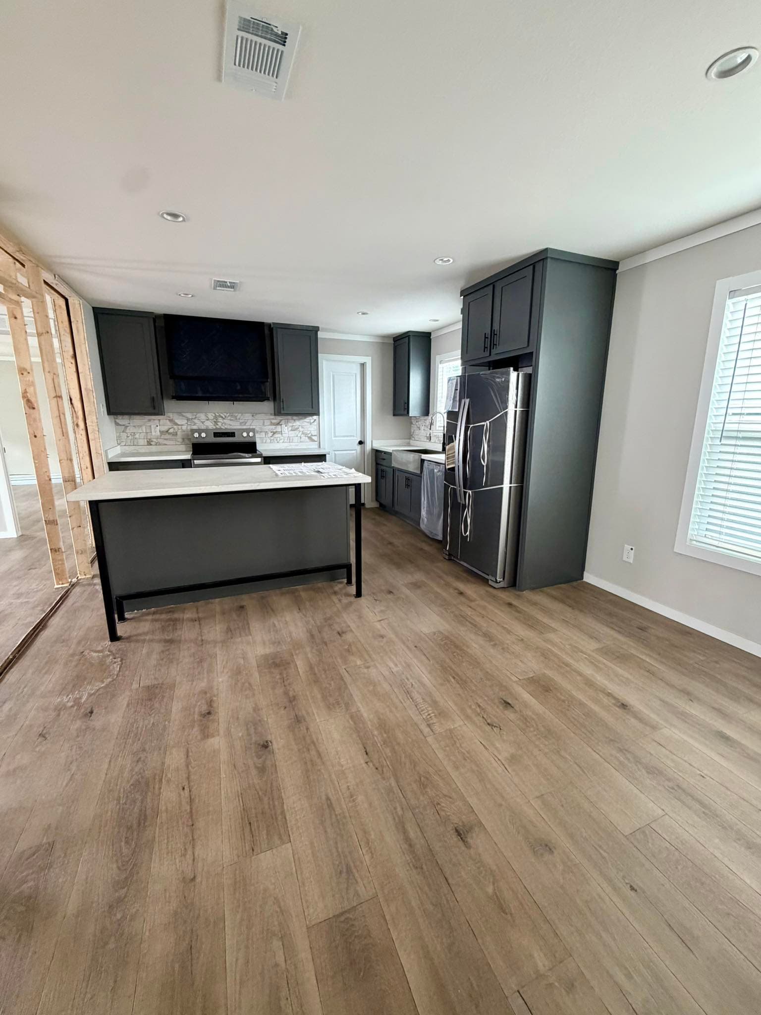 The pelican (hot deal)   home features