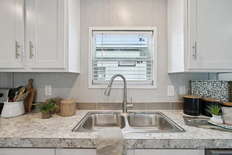 Valuhomes 28724p kitchen home features