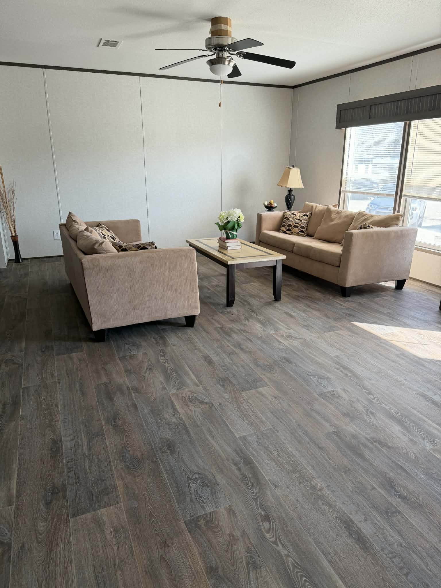 The frio (hot deal)  home features