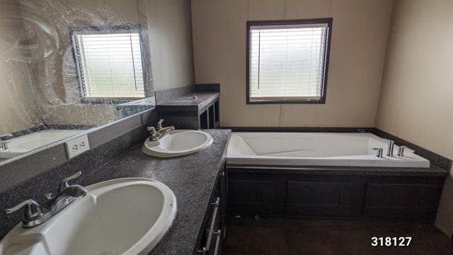 2015 clayton sierra vista (bank repo) interior and bathroom home features