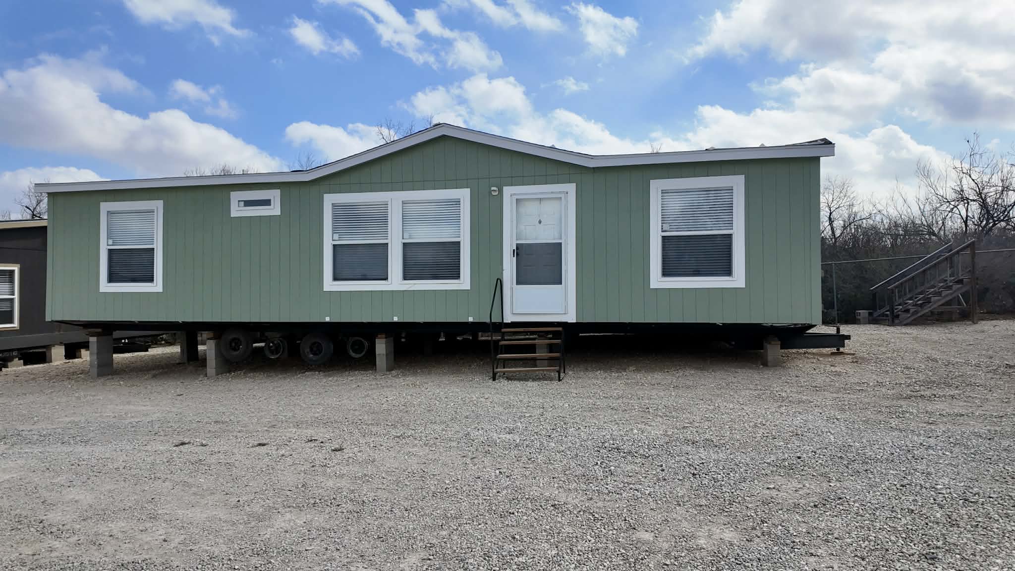 The shamrock (hot deal) hero and exterior home features