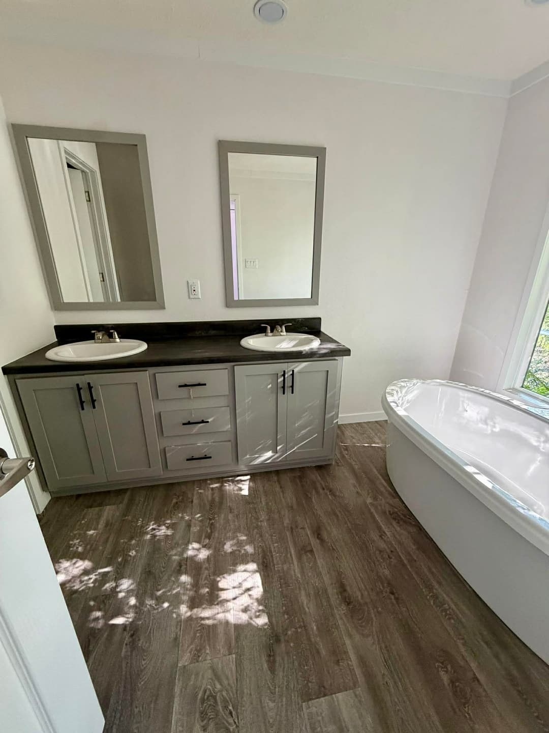 The declaration  bathroom home features