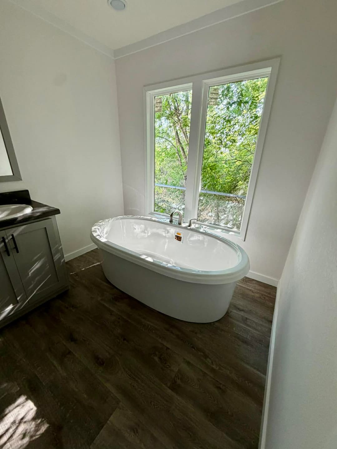 The declaration  bathroom home features