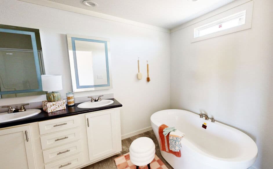 Tiffany j76k bathroom home features