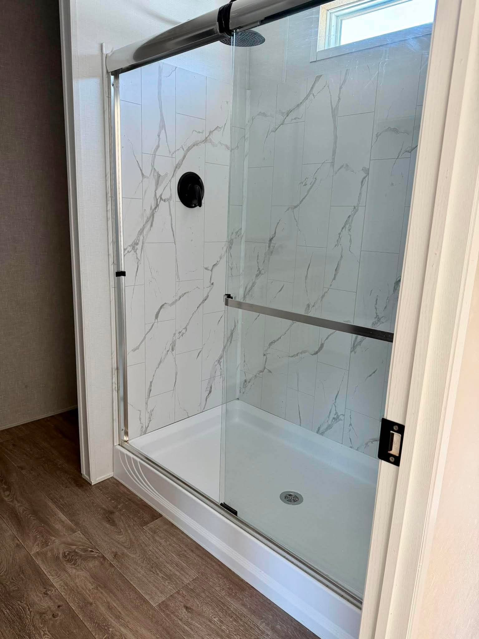 The jolene  home features