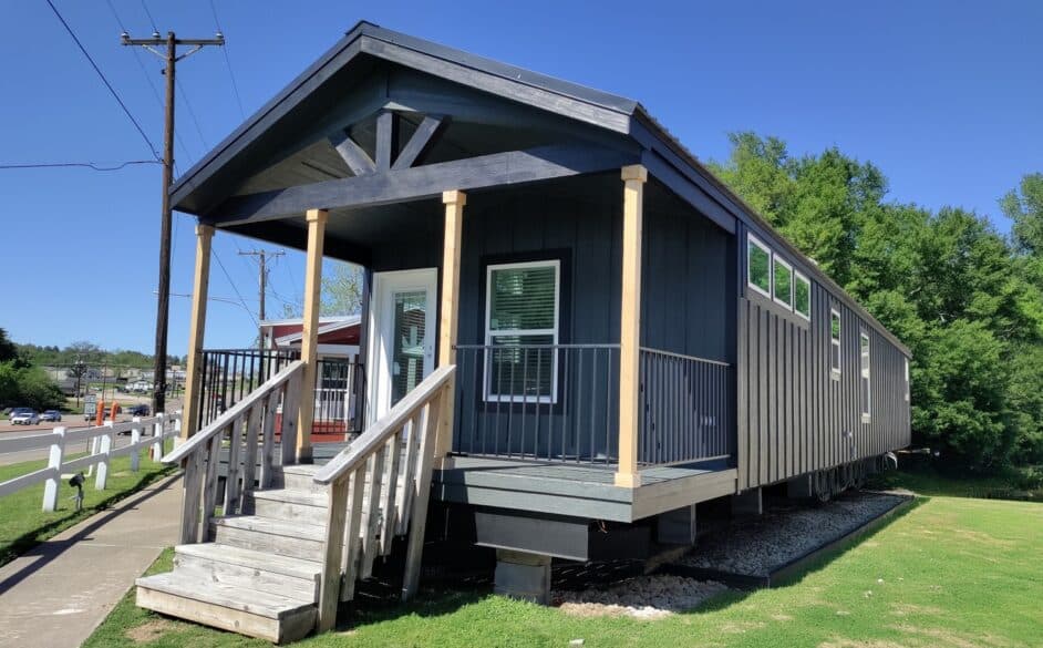 Robin d56ep8 hero, elevation, and exterior home features