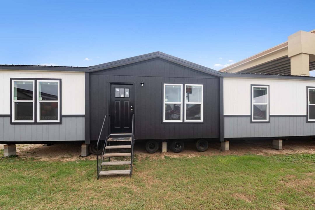 The desire exterior home features