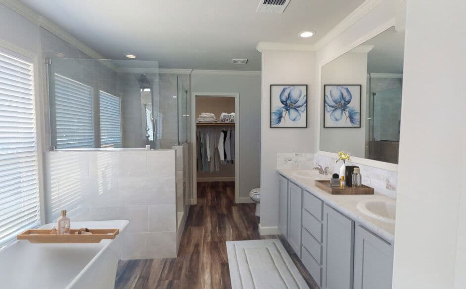 Haven 6368 bathroom home features