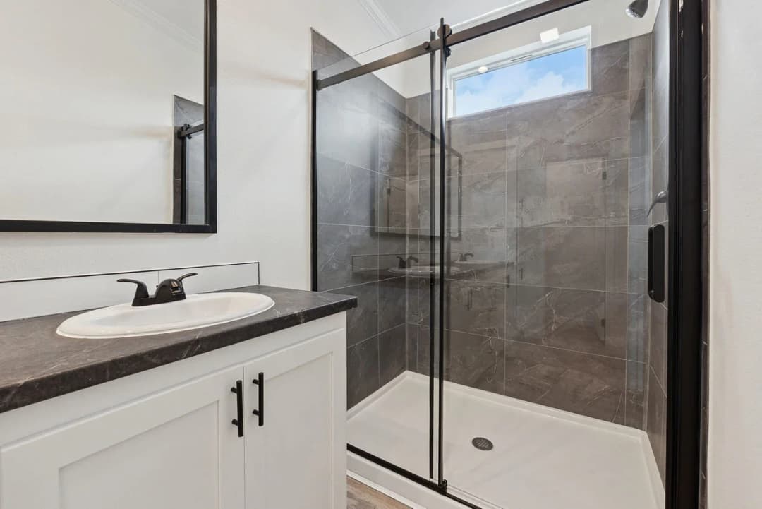 Innovation in1868h22177 bathroom home features