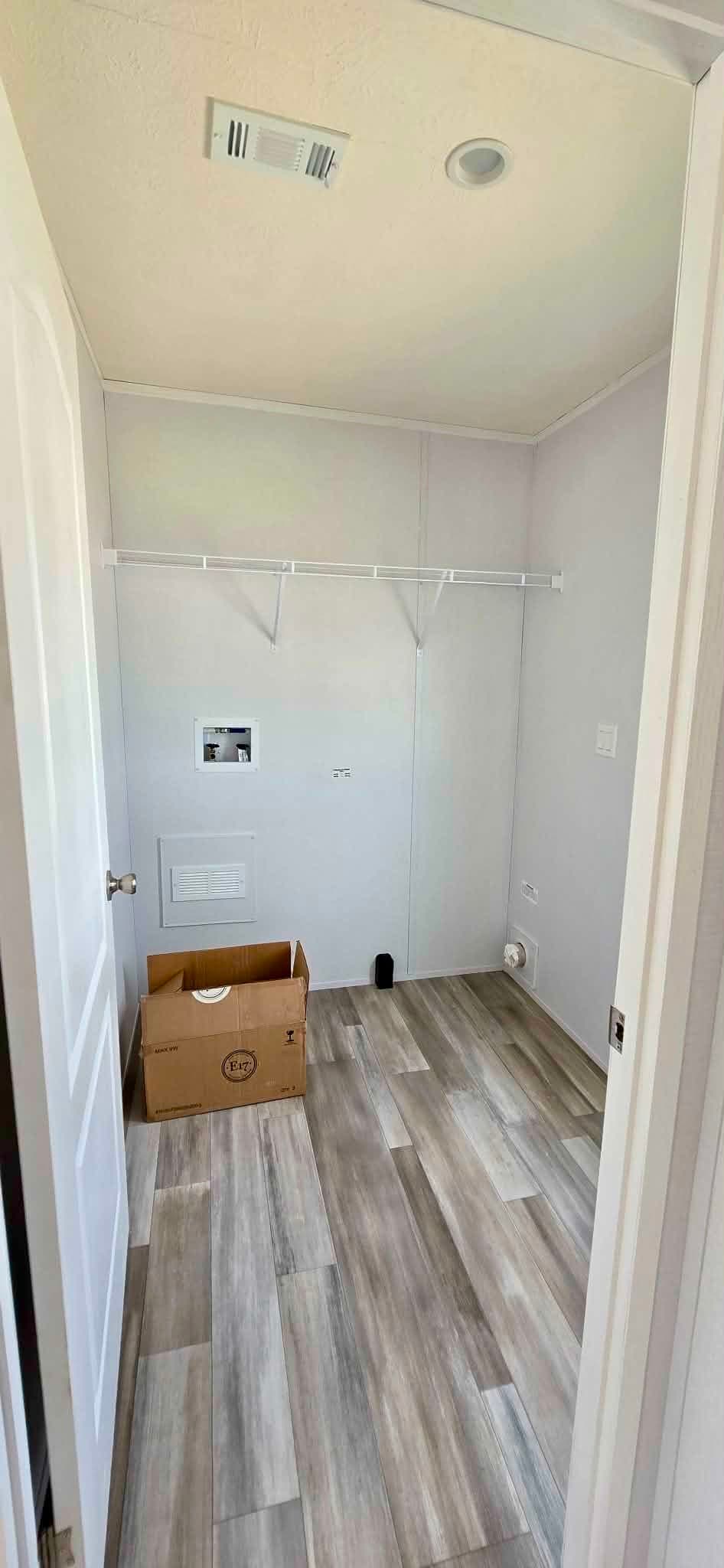 The kyle (hot deal)  home features