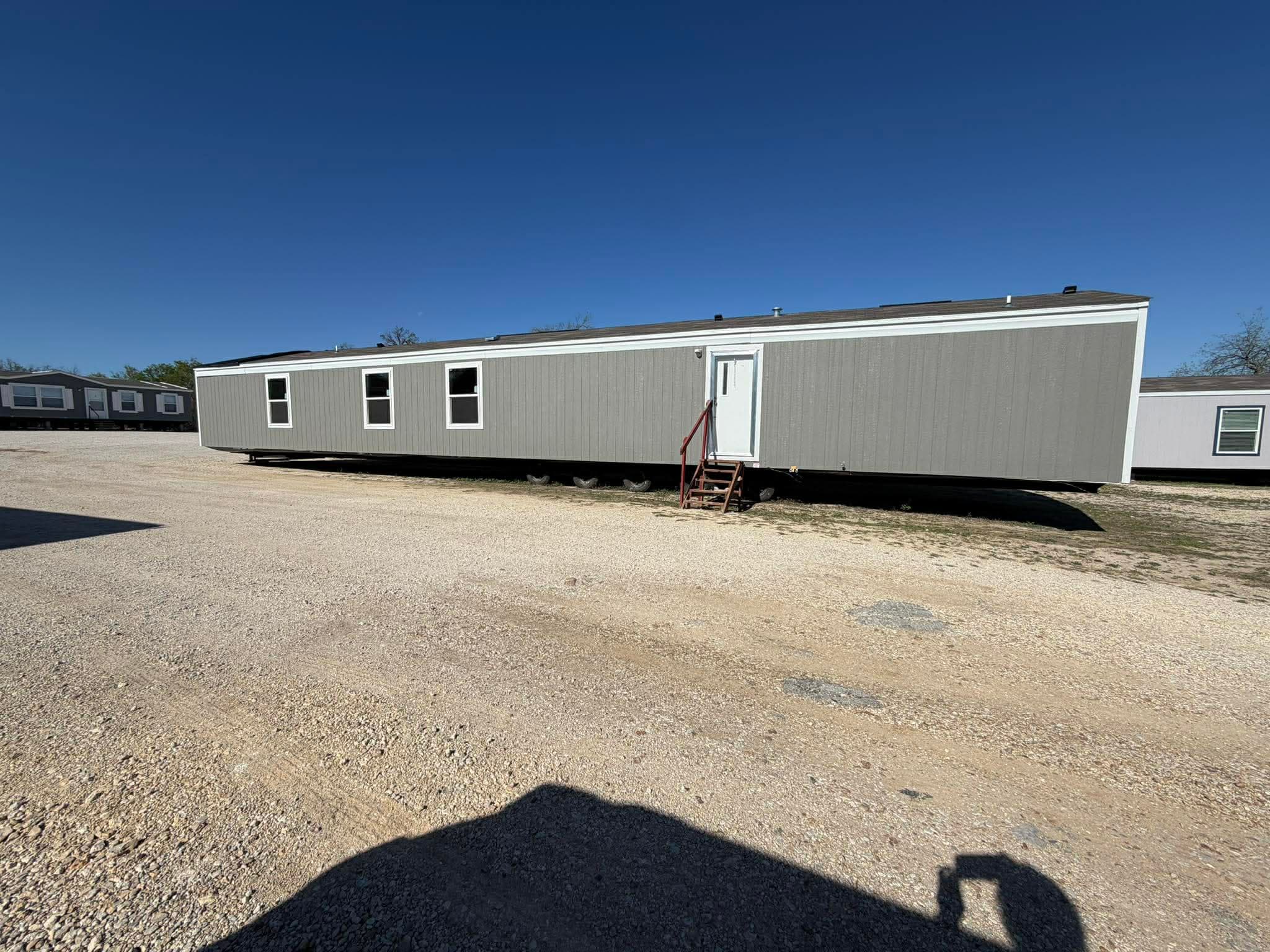 The grande (hot deal) hero home features