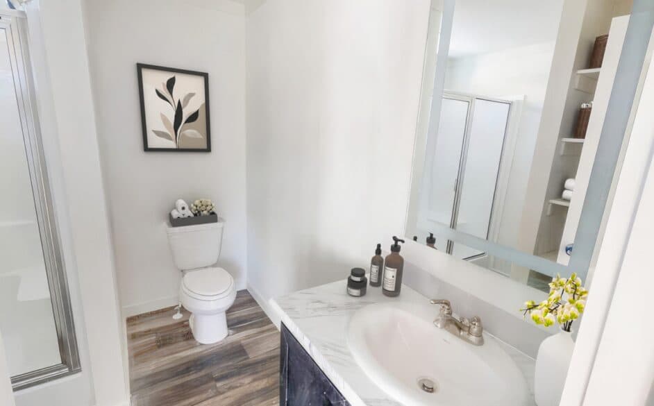 Centenary d56d bathroom home features