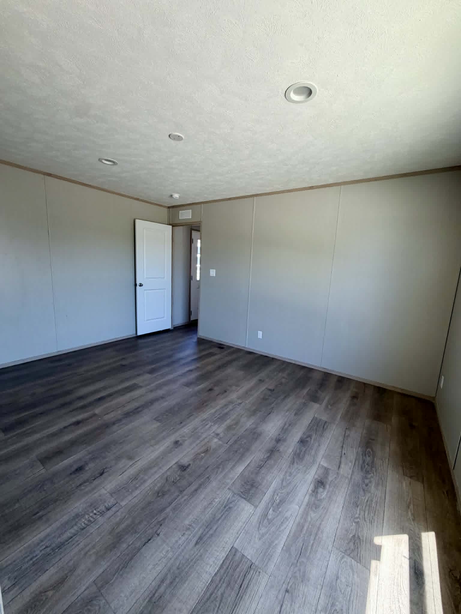 The deputy  home features