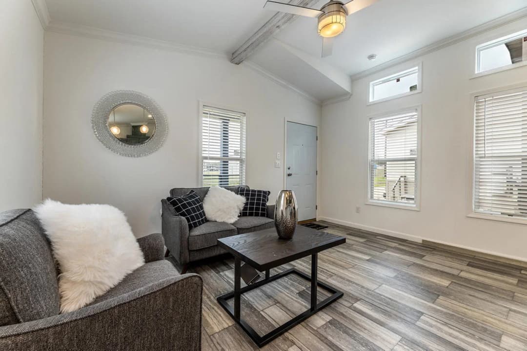 Innovation in1650h11059 interior home features