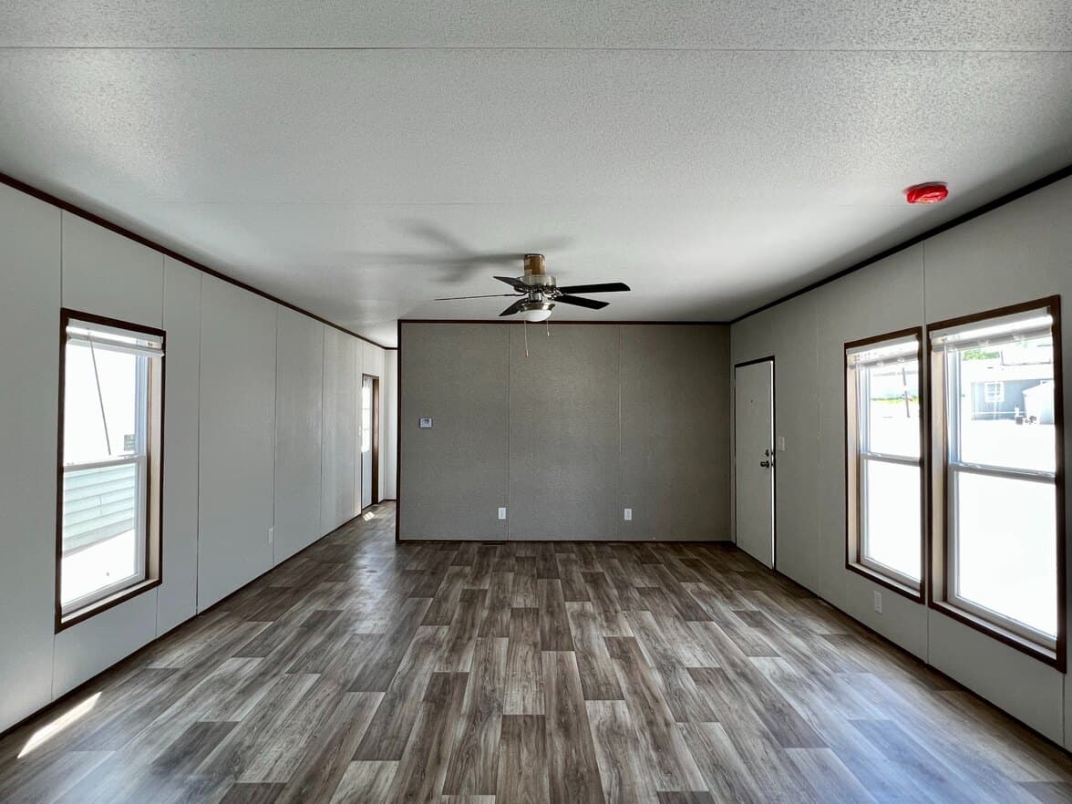 Valuhomes 16763v interior home features