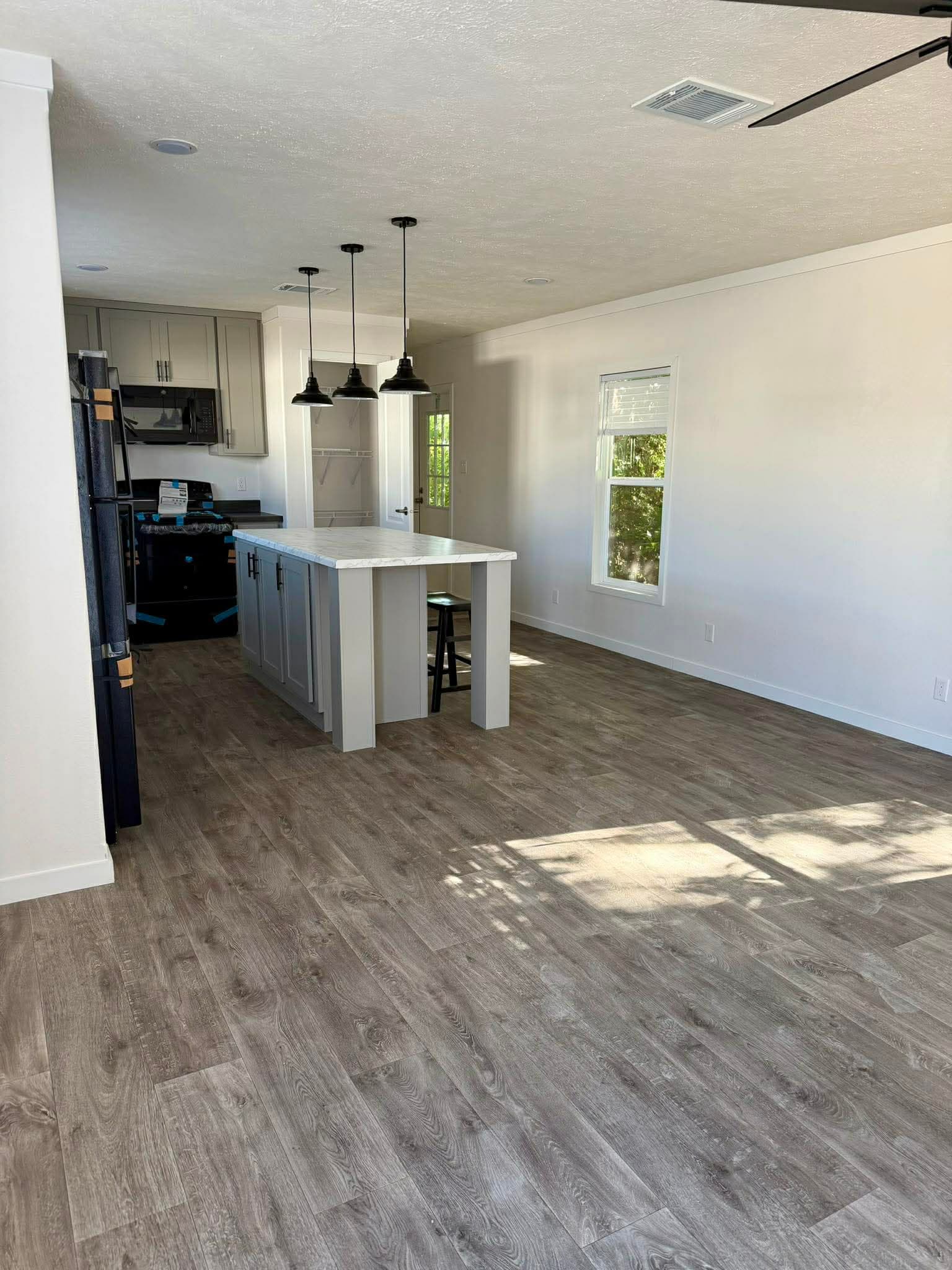 The declaration  kitchen home features