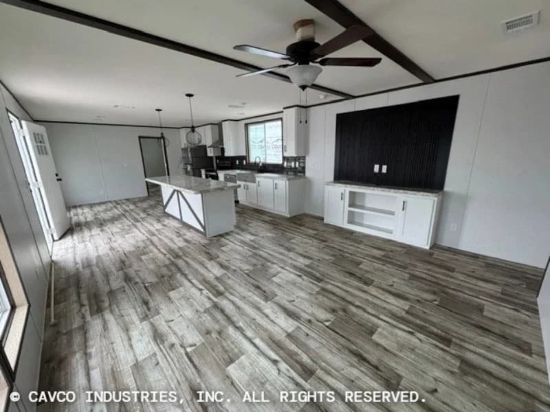 Landmark 16763e living room home features