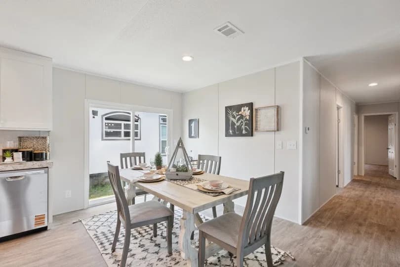 Valuhomes 28724p kitchen home features