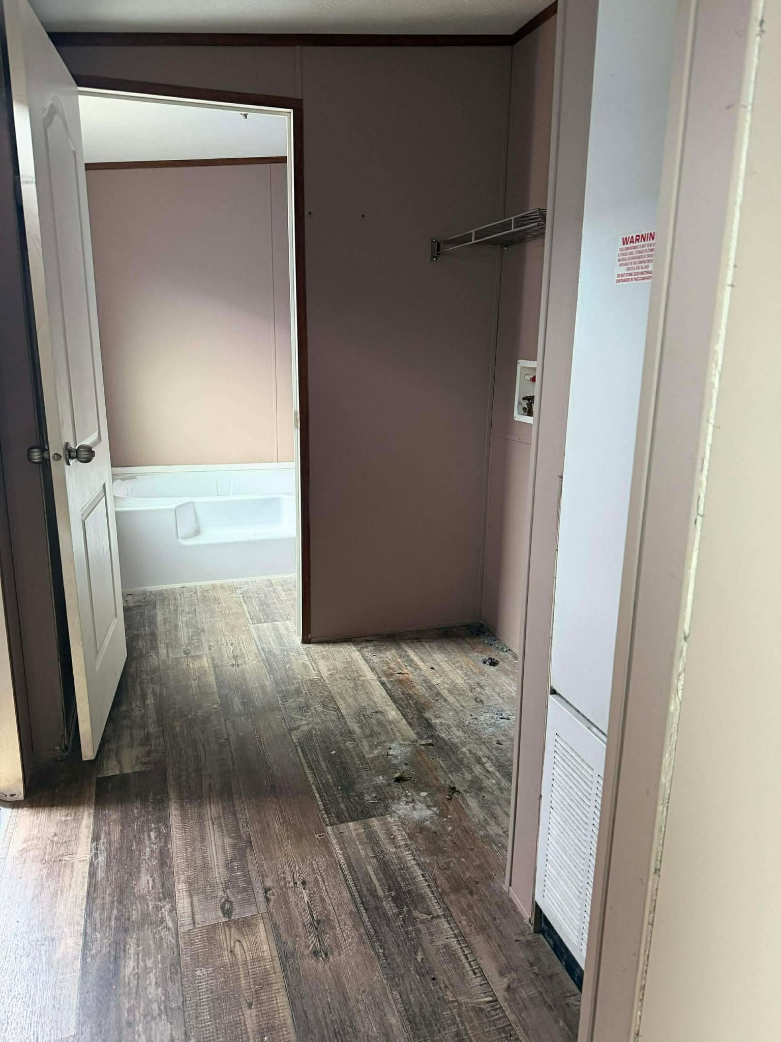 The utah refurbished 4 bedroom (hot deal)  home features