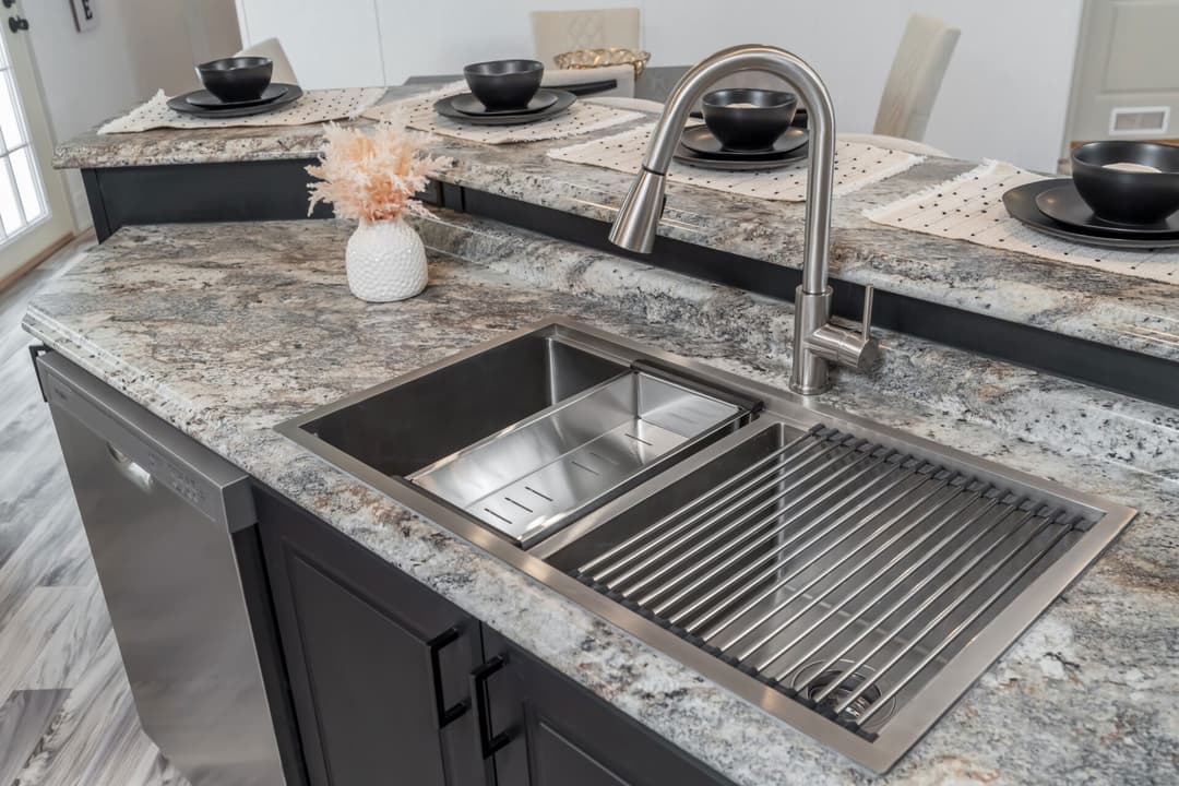 Doublewide h-32×56-42a kitchen home features