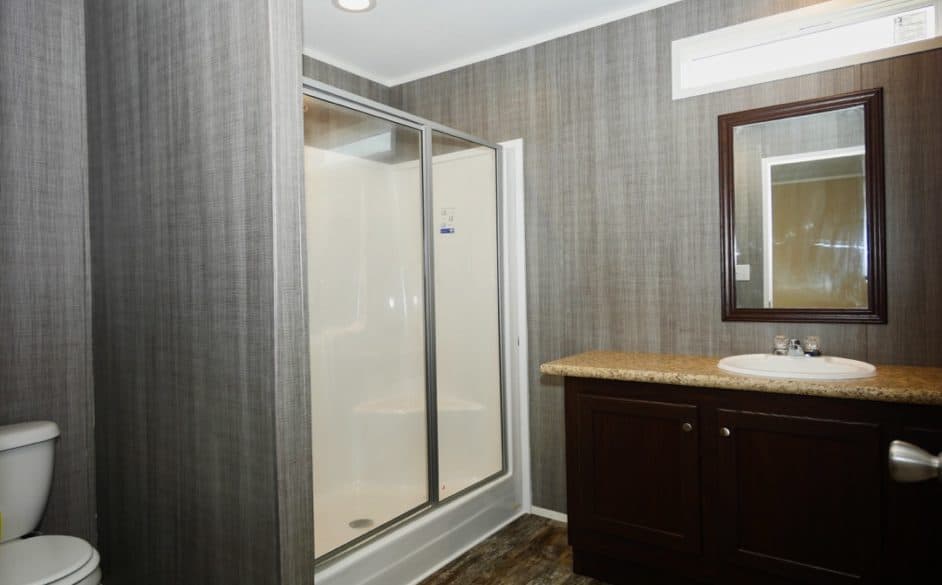 Park forest 323 bathroom home features