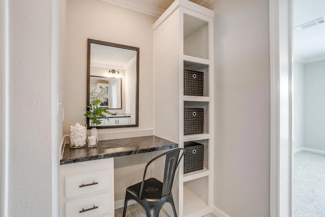 Innovation in2860h32079 interior home features