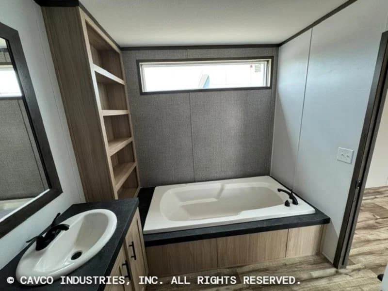Landmark 16763b bathroom home features