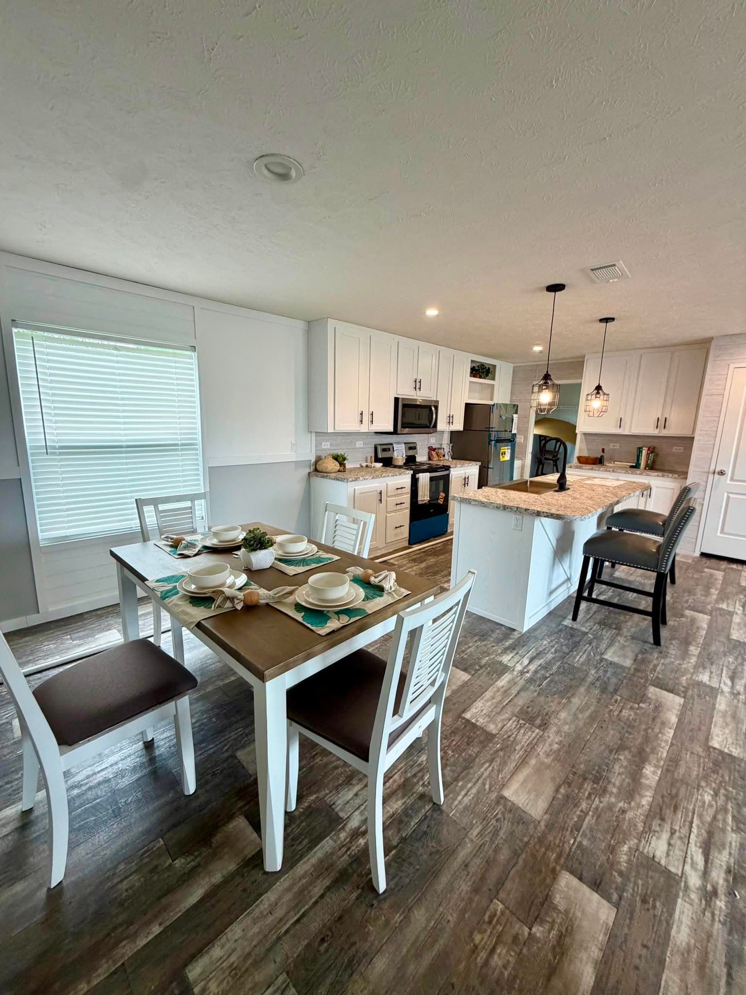 The belle (hot deal)  home features