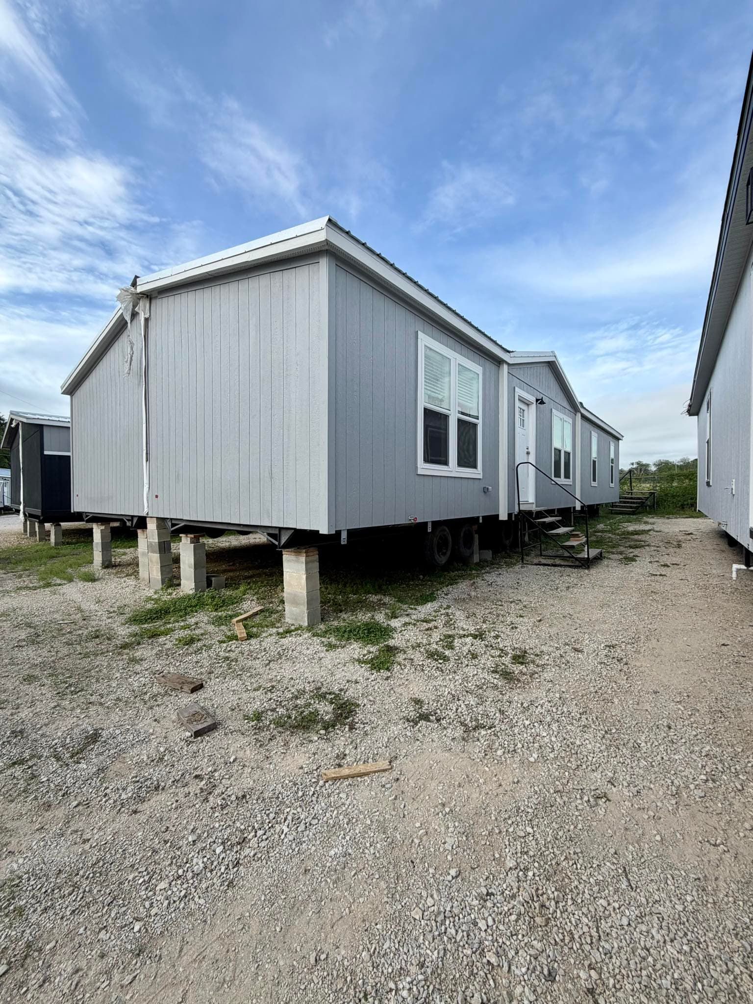 The pelican (hot deal)  hero home features